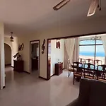 Casa Colina Tenerife 度假居 *